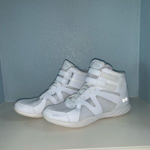 NFINITY BEAST CHEER SHOE